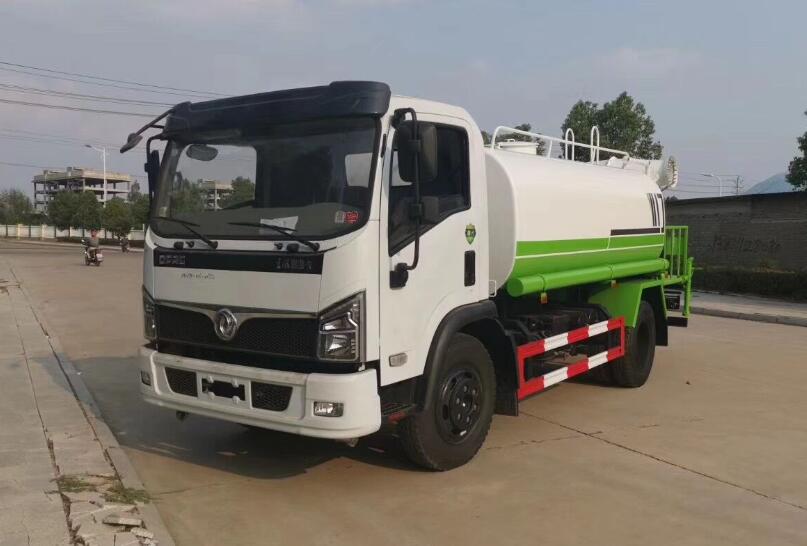 东风多利卡绿化喷洒车
