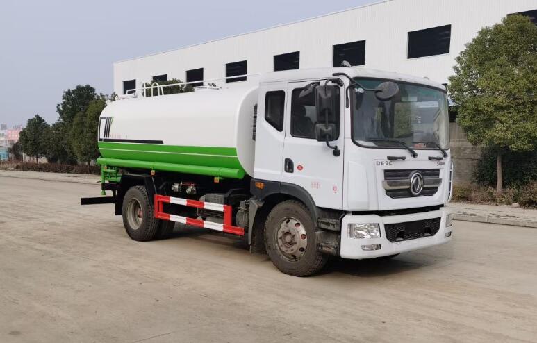 东风D9洒水车