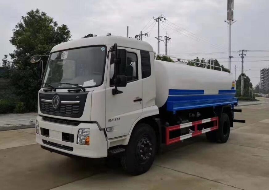 东风天锦洒水车