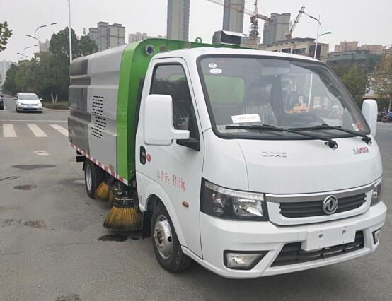 东风小卡扫路车