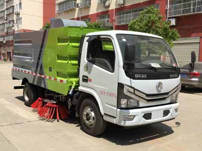 东风小多利卡扫路车